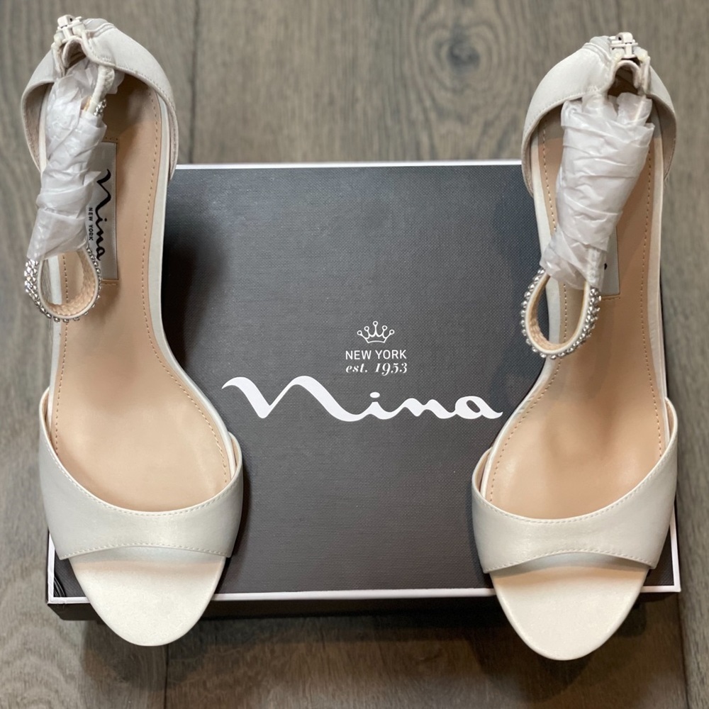 Nina Volanda Ivory Satin Crystal Ankle Strap Dress Sandals Size 9.5M New in Box - Picture 3 of 15